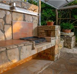 5 Bedroom Istrian Villa Estate with Large Pool and Gardens near Barban, Sleeps 12